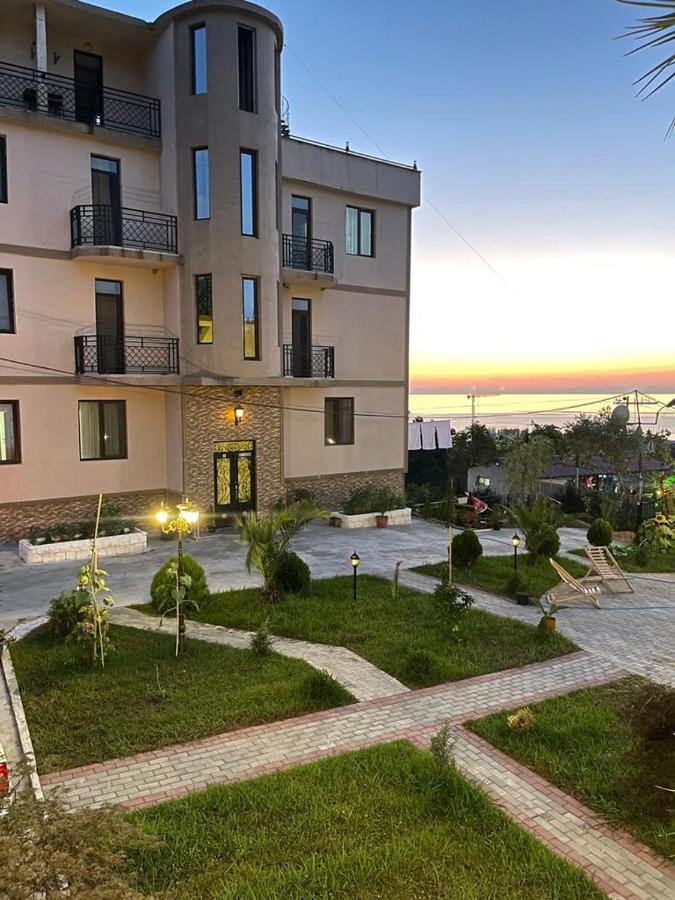 Green Yard Hotel Batumi Exterior foto