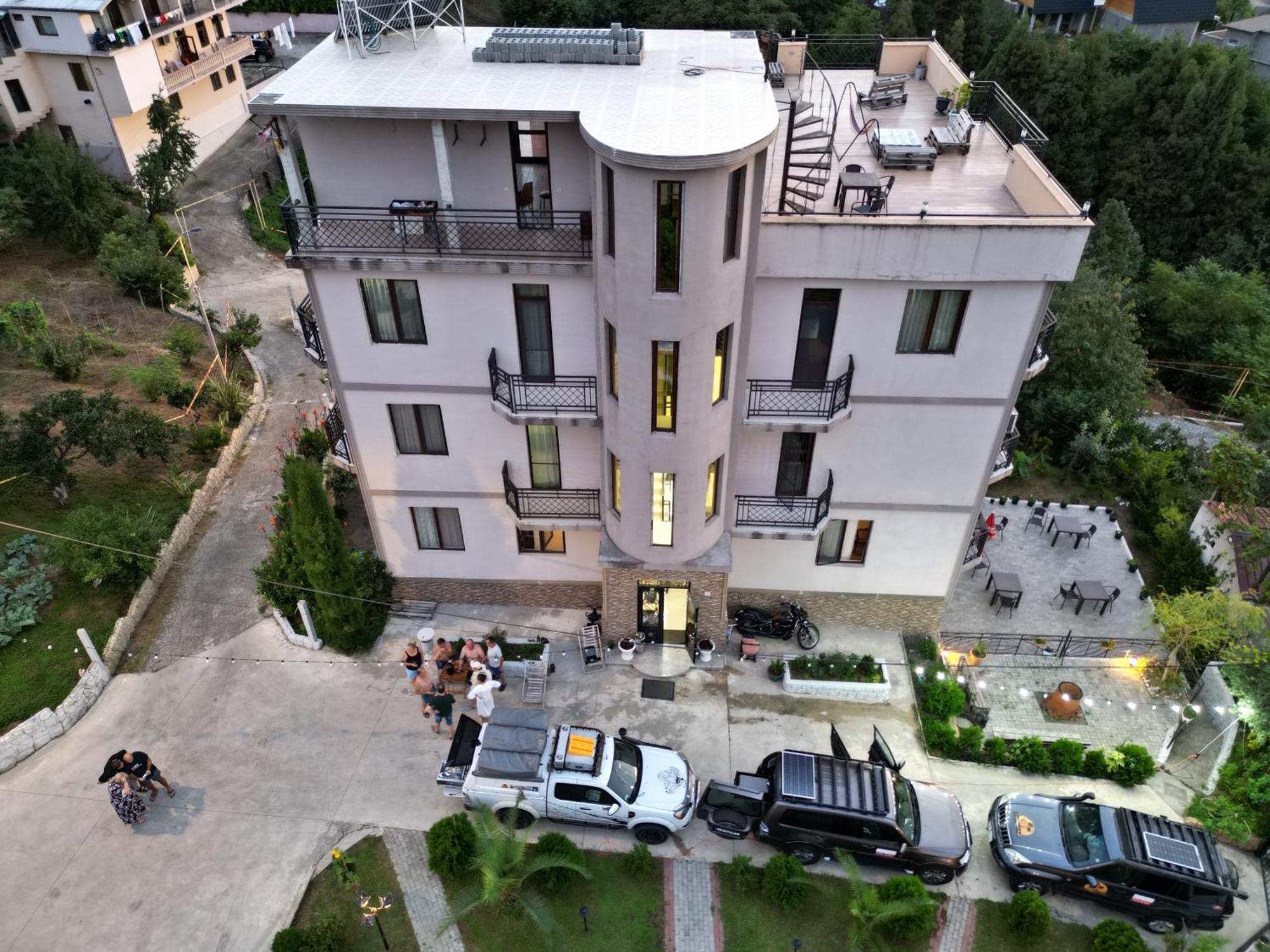 Green Yard Hotel Batumi Exterior foto