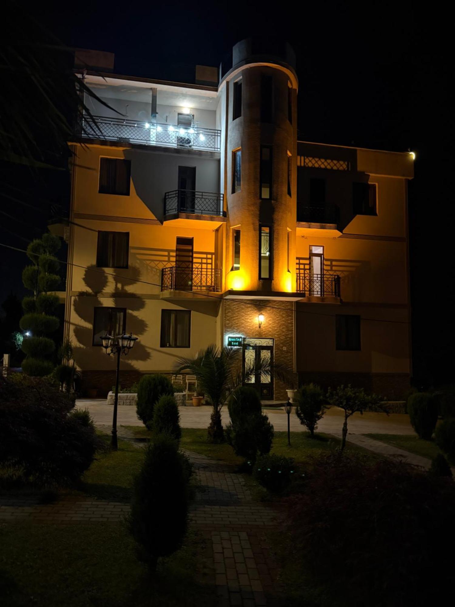 Green Yard Hotel Batumi Exterior foto