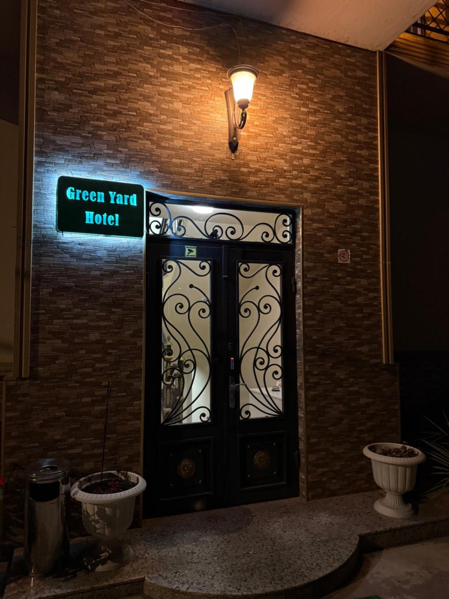 Green Yard Hotel Batumi Exterior foto